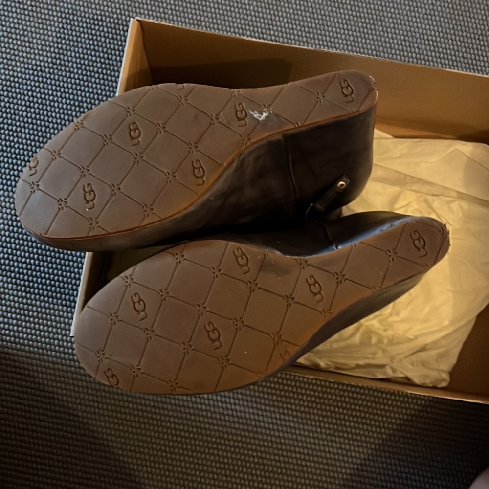 Ugg platform booties - Picture 4 of 6